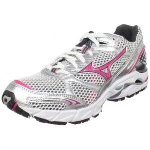 Mizuno Tennis Shoes